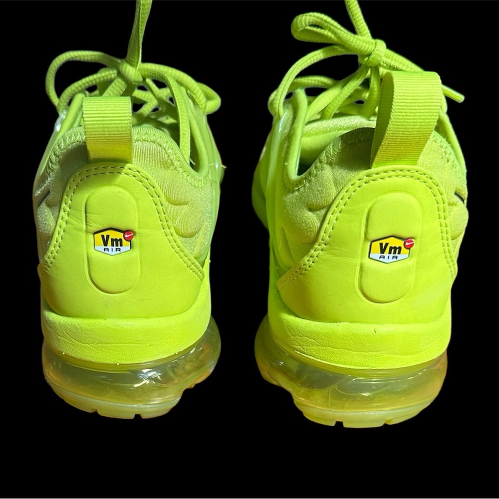 Nike Air VaporMax Plus Running Shoes Green New DX1784-300 Women's Size 7.5